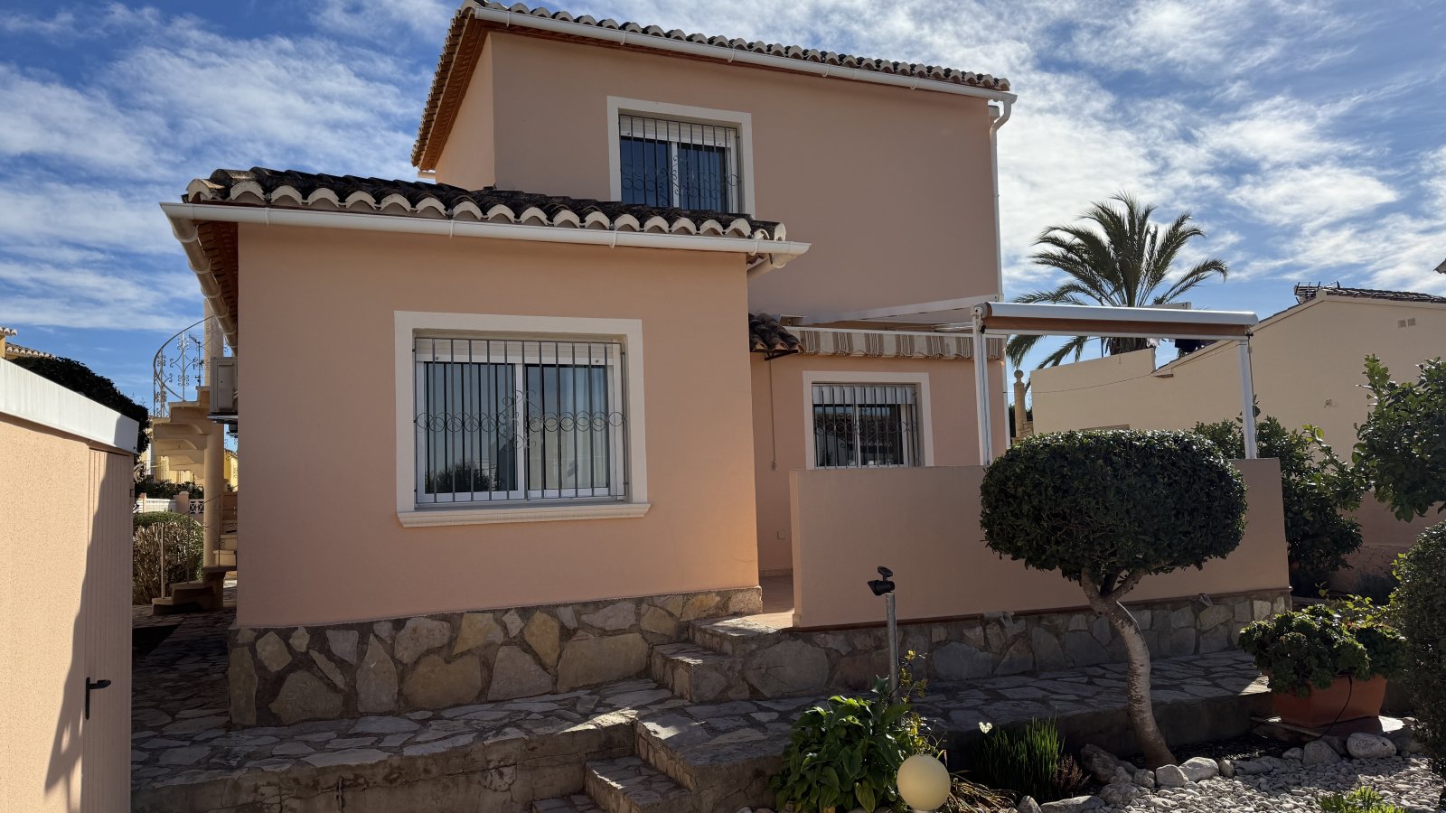 Villa soleada de 3 dormitorios con piscina