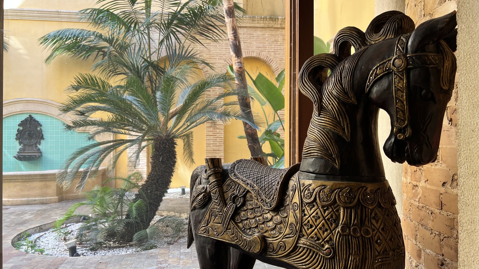 Propiedad de inversión de alto nivel: Casa de pueblo tradicional con múltiples posibilidades de uso en el centro de Pego