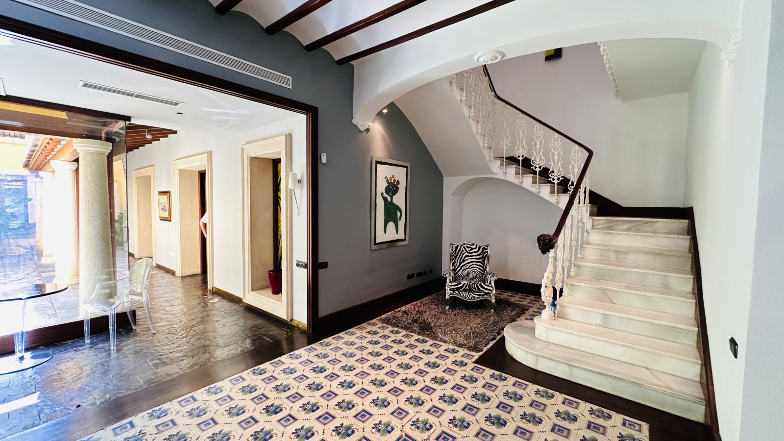 Propiedad de inversión de alto nivel: Casa de pueblo tradicional con múltiples posibilidades de uso en el centro de Pego