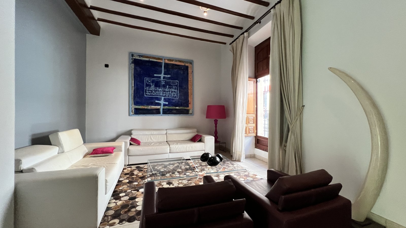 Propiedad de inversión de alto nivel: Casa de pueblo tradicional con múltiples posibilidades de uso en el centro de Pego