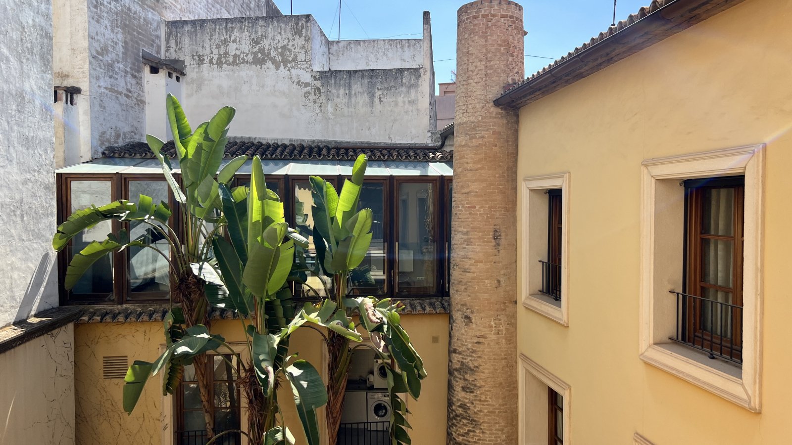 Propiedad de inversión de alto nivel: Casa de pueblo tradicional con múltiples posibilidades de uso en el centro de Pego