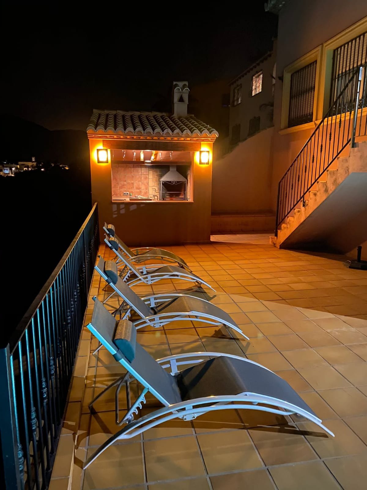 Maravillosa villa en venta en Orba con unas vistas preciosas.La villa se encuentra a tan solo 5 minutos del pueblo de Orba, en una urbanización m...