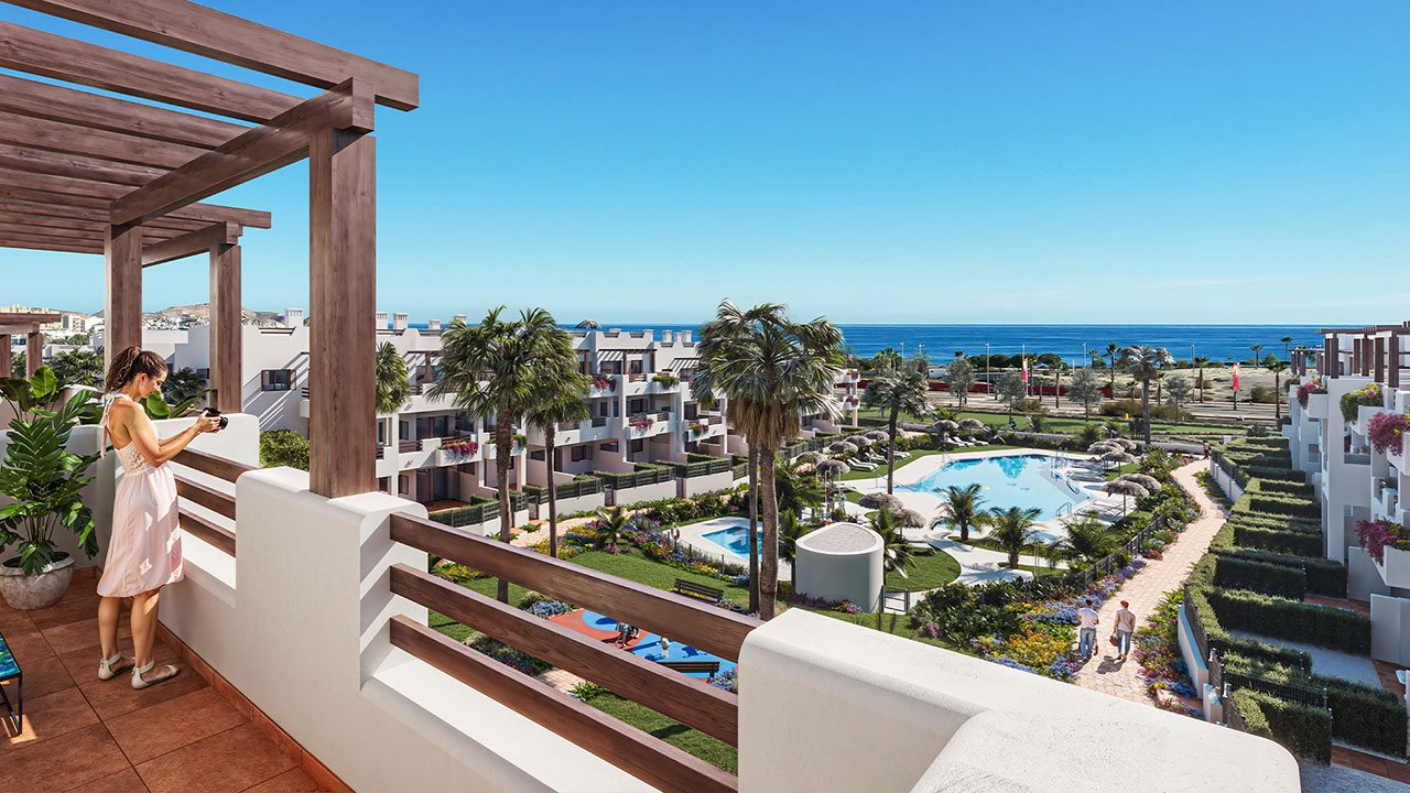Bungalows altos de 3 dormitorios y 2 baños con solario, parking en sótano y piscina comunitaria a tan solo 500 m de la playa
