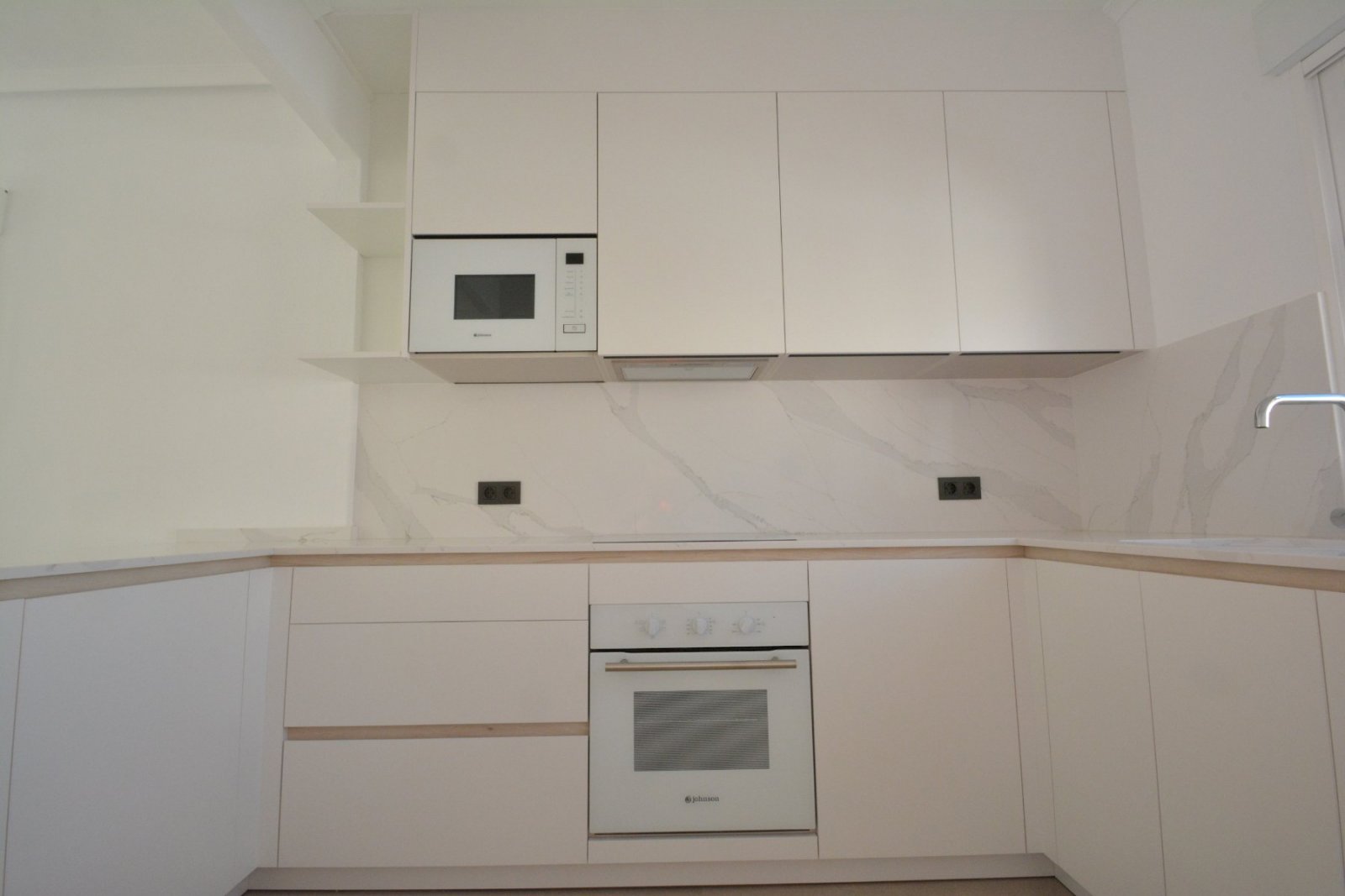 Villa completamente renovada con 2 dormitorios, 1 baño y piscina comunitaria en Lo Crispin