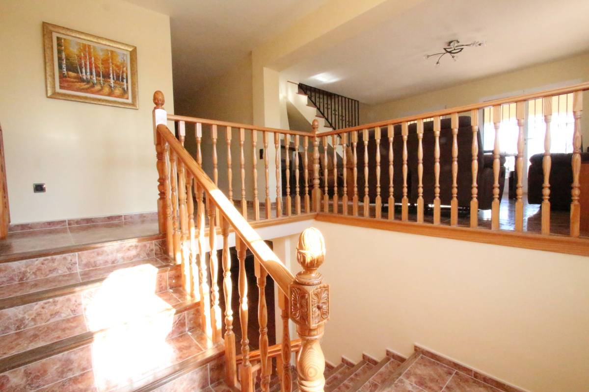 Gran villa renovada a solo 2 km del mar