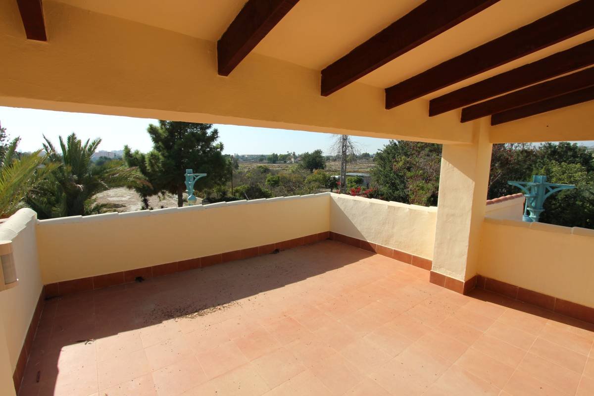 Gran villa renovada a solo 2 km del mar