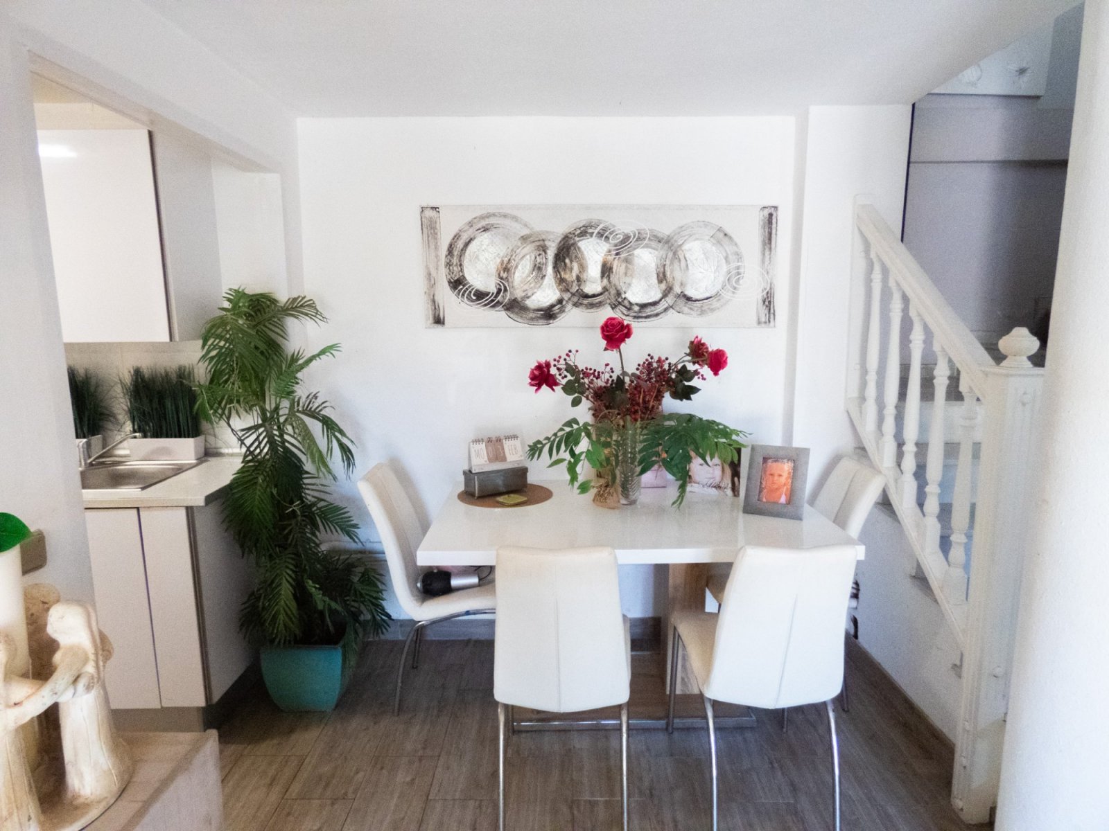 Villa con 4 dormitorios, 3 baños, azotea, piscina privada y bonitas vistas