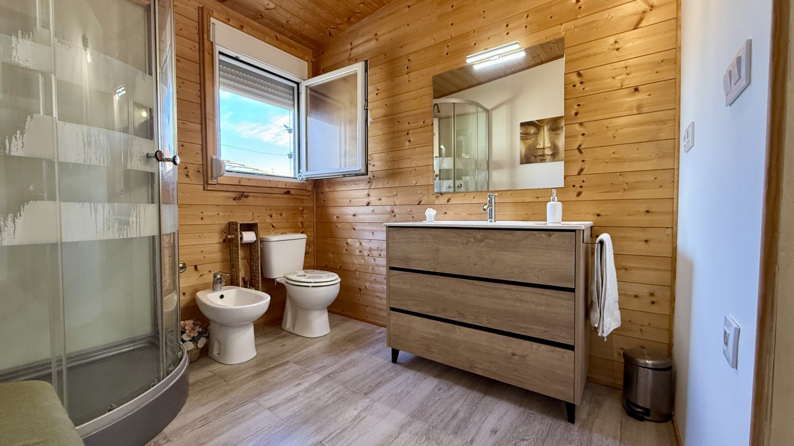 Villa de 3 dormitorios y 3 baños a tan solo 400 metros de la playa Les Deveses