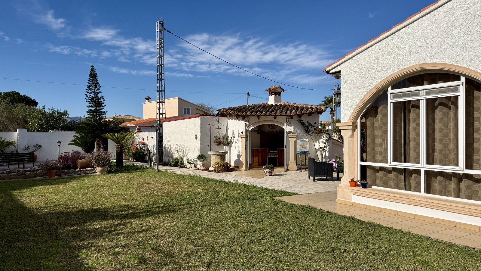 Villa de 3 dormitorios y 3 baños a tan solo 400 metros de la playa Les Deveses
