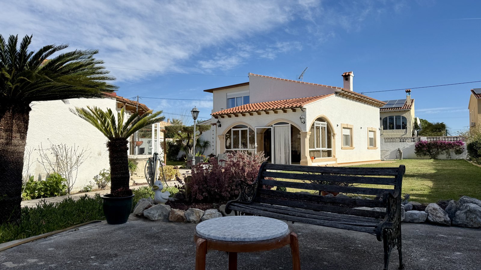 Villa de 3 dormitorios y 3 baños a tan solo 400 metros de la playa Les Deveses