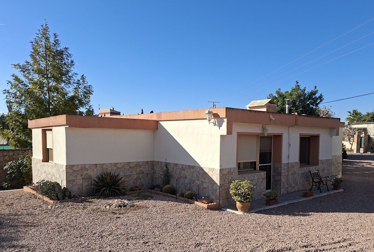 Villa con casa de invitados, piscina privada y fantásticas vistas al mar