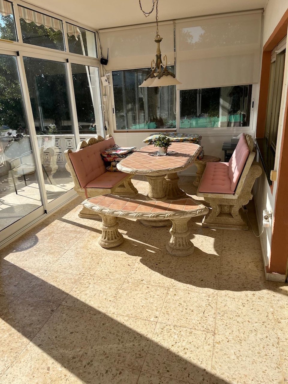 Villa con casa de invitados, piscina privada y fantásticas vistas al mar