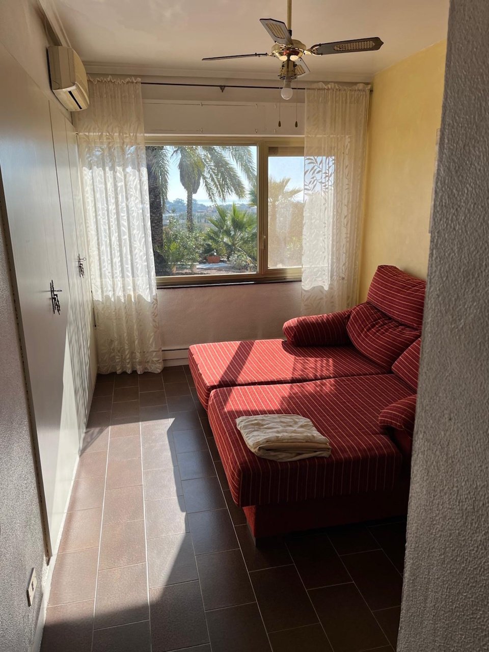 Villa con casa de invitados, piscina privada y fantásticas vistas al mar