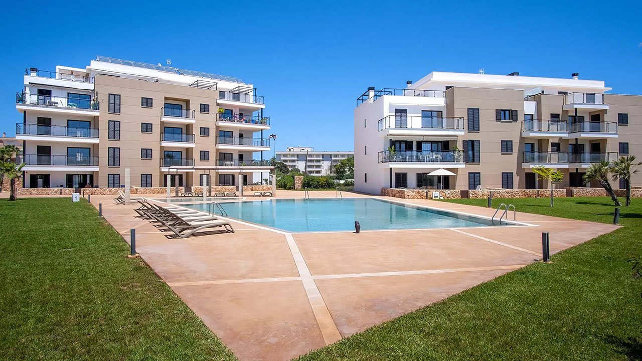 Sa Coma: Apartamentos de 3 dormitorios y 2 baños con aire acondicionado, suelo radiante y parking privado a tan sólo 800 m de la playa 