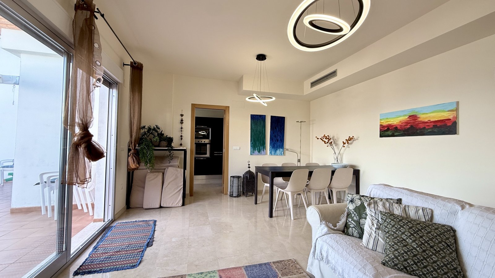 Bonito apartamento con impresionantes vistas, plaza de aparcamiento y zonas comunes