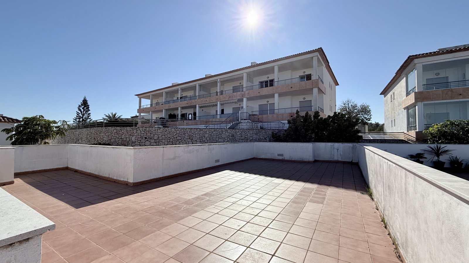 Bonito apartamento con impresionantes vistas, plaza de aparcamiento y zonas comunes