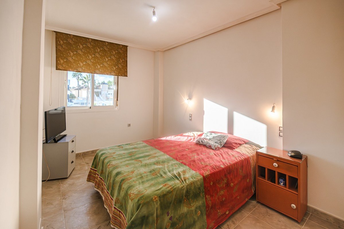 Amplia villa con 4 dormitorios y 2 baños en Benfis Park