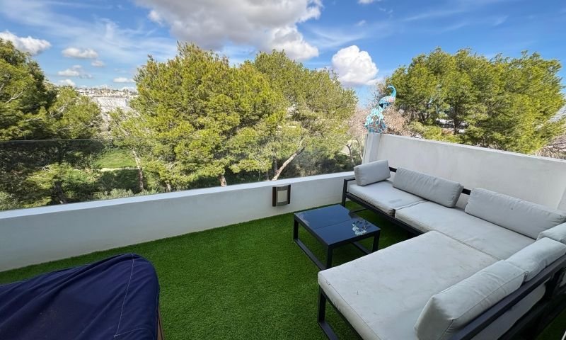 Casa independiente de estilo rústico-moderno con piscina privada, jacuzzi y sótano