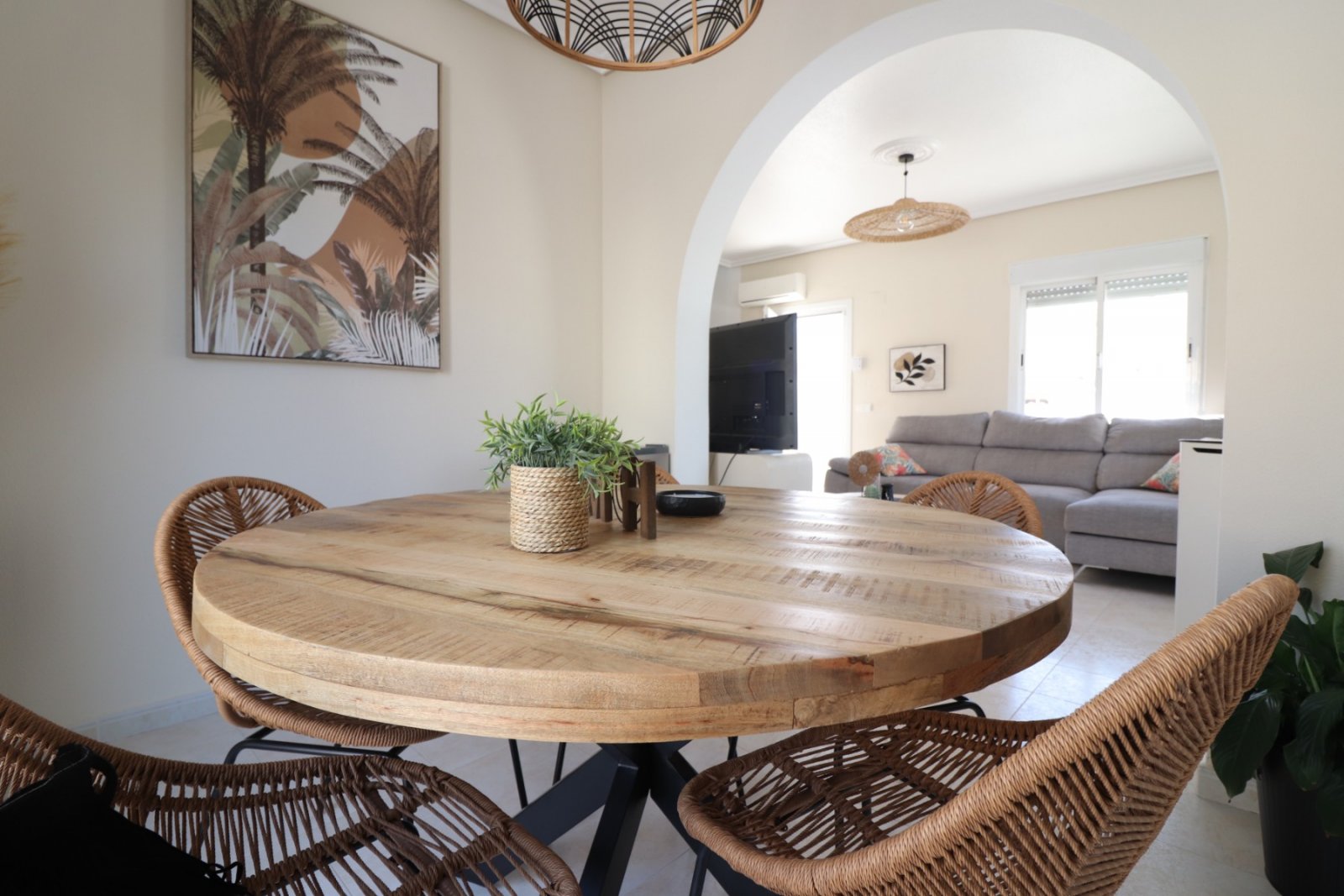 Villa mit 2 Schlafzimmern, 2 Bädern und Privatpool