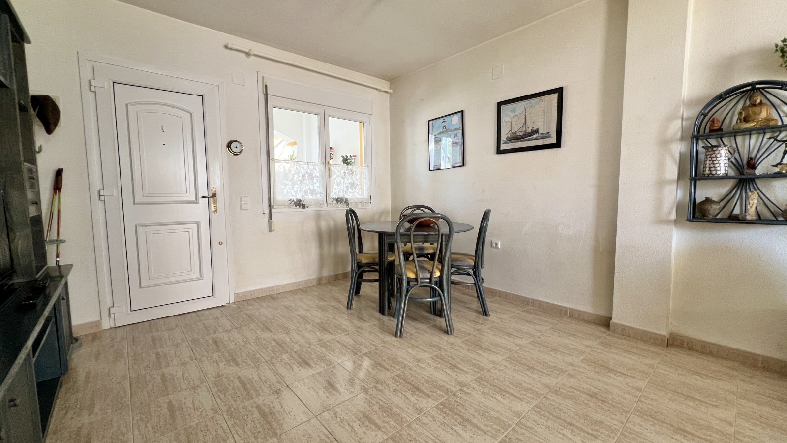 Estupenda vivienda adosada con 3 dormitorios y 2 baños