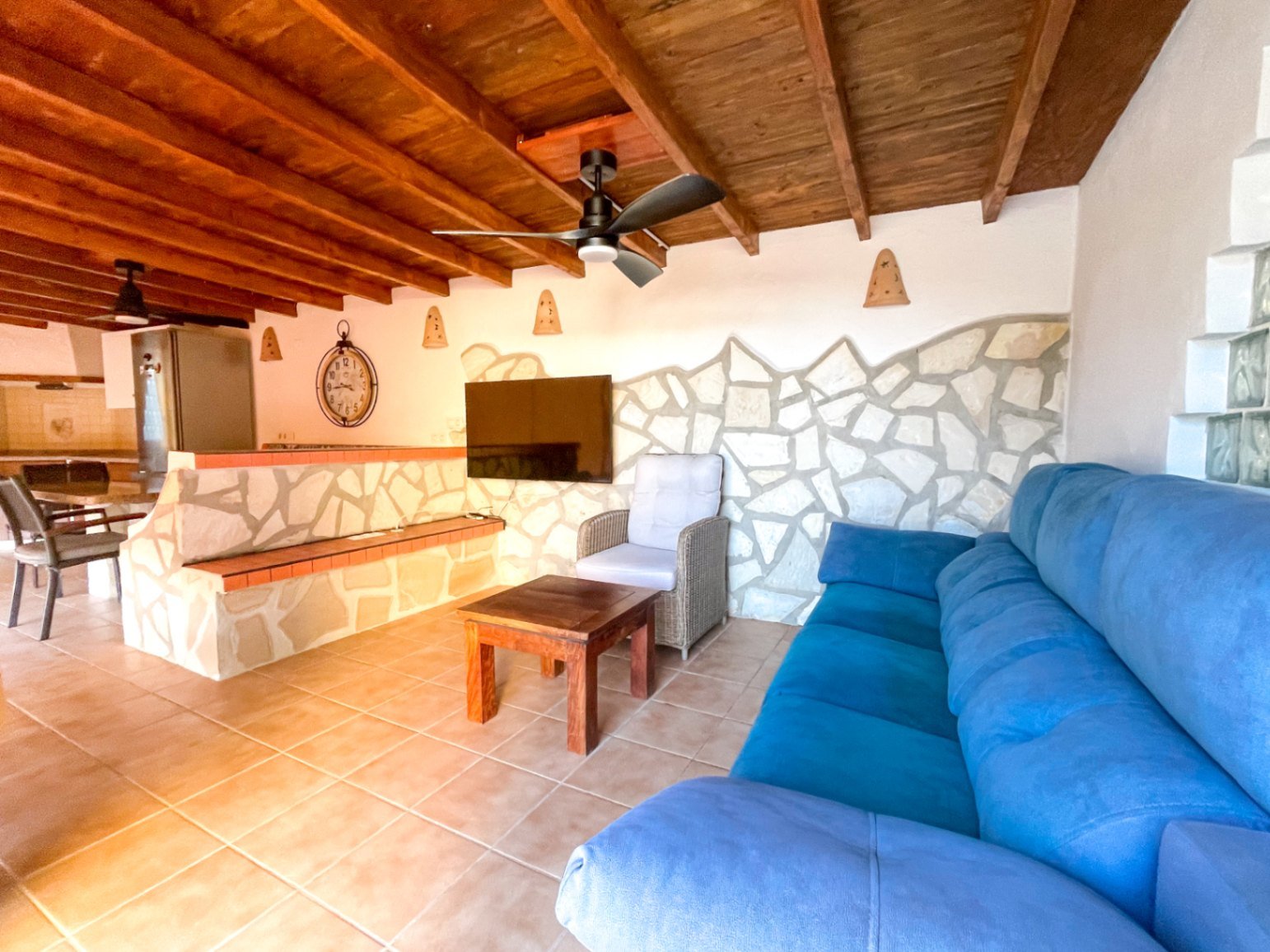 Amplia villa con 5 dormitorios, 3 baños, aseo de invitados y piscina privada