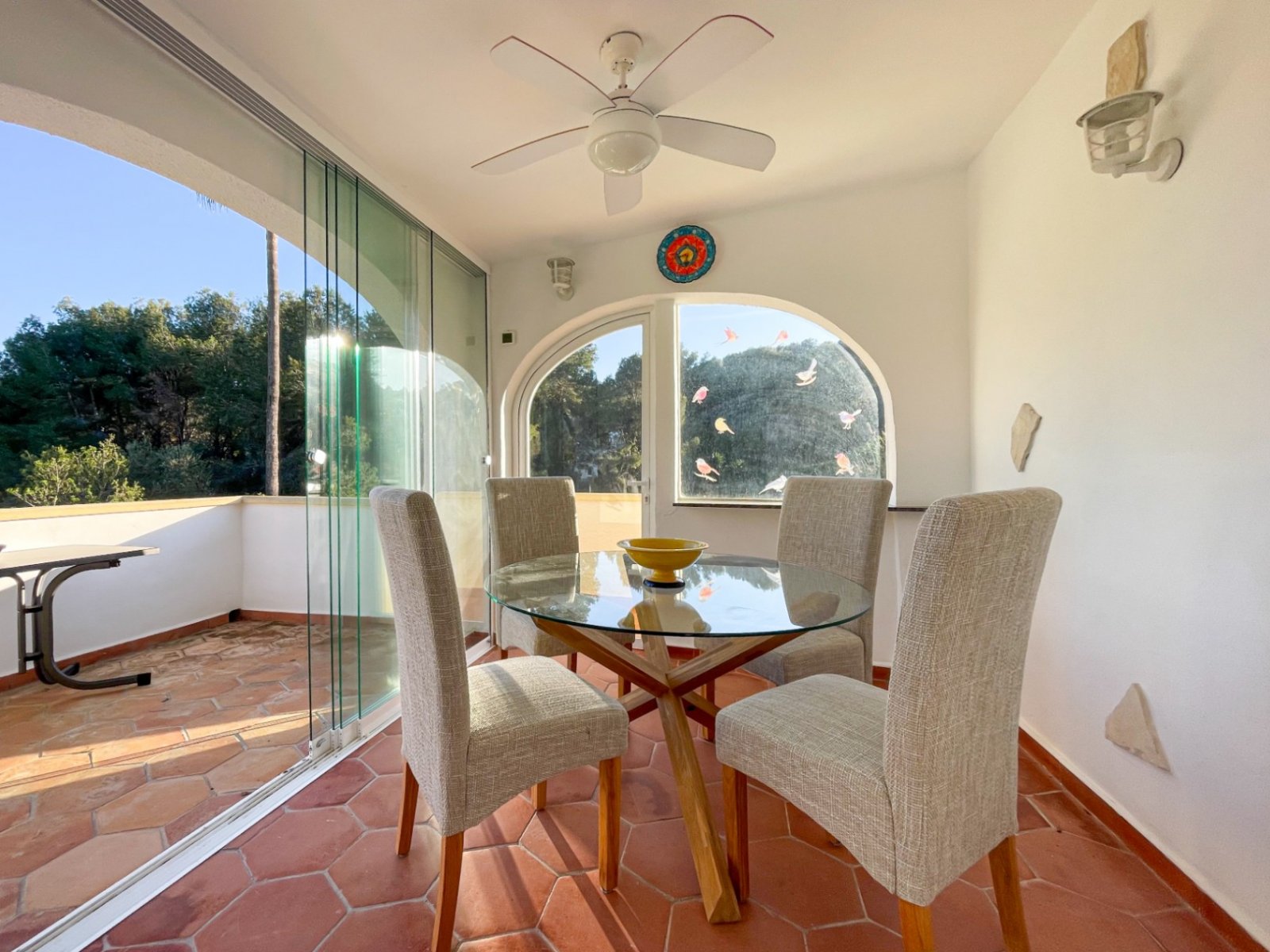 Amplia villa con 5 dormitorios, 3 baños, aseo de invitados y piscina privada