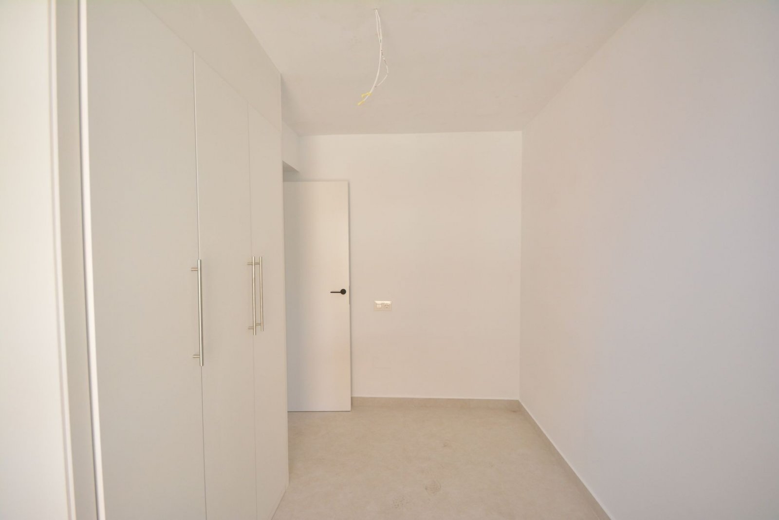 Apartamento reformado de 3 dormitorios con 1 baño y vistas al mar, a solo 150m de la playa