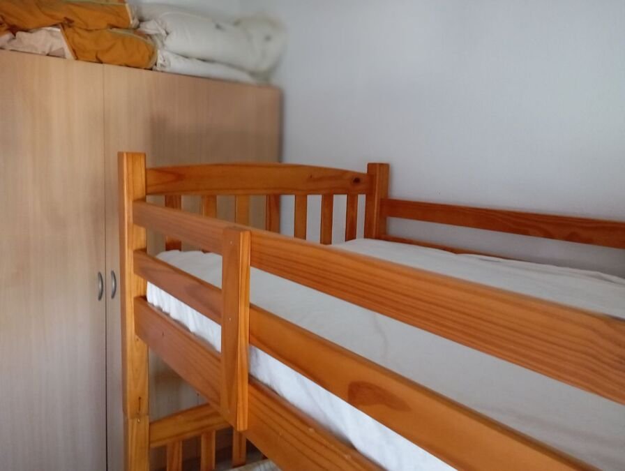 Obergeschoss-Wohnung mit 2 Schlafzimmern, 1 Bad, Dachterrasse und Gemeinschaftspool
