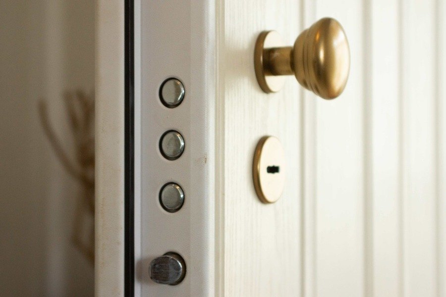 Obergeschoss-Wohnung mit 2 Schlafzimmern, 1 Bad, Dachterrasse und Gemeinschaftspool