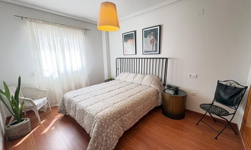 EEspectacular y espacioso apartamento en planta baja con 2 dormitorios, 2 baños y vistas a la piscina