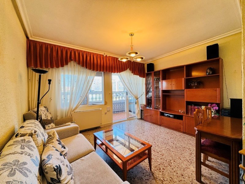 Apartamento de 2 dormitorios y 1 baño a solo 200 m de la playa