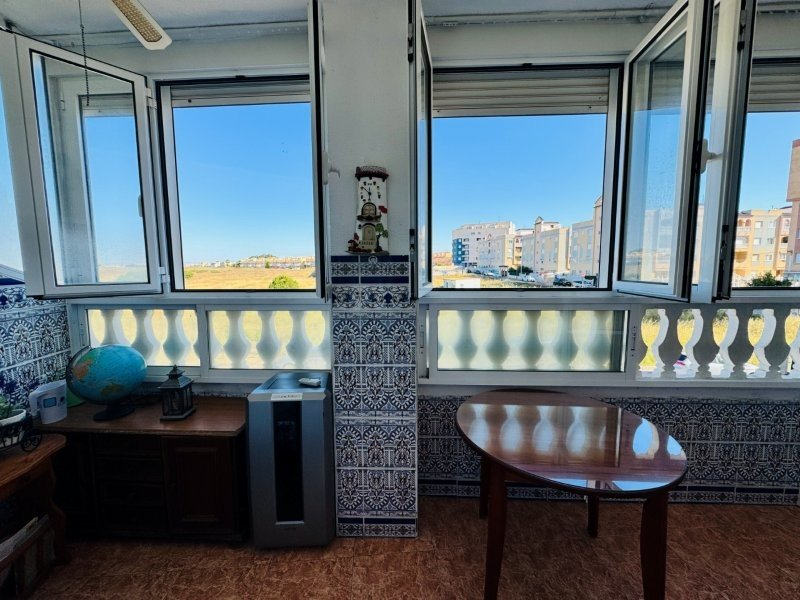 Apartamento de 2 dormitorios y 1 baño a solo 200 m de la playa