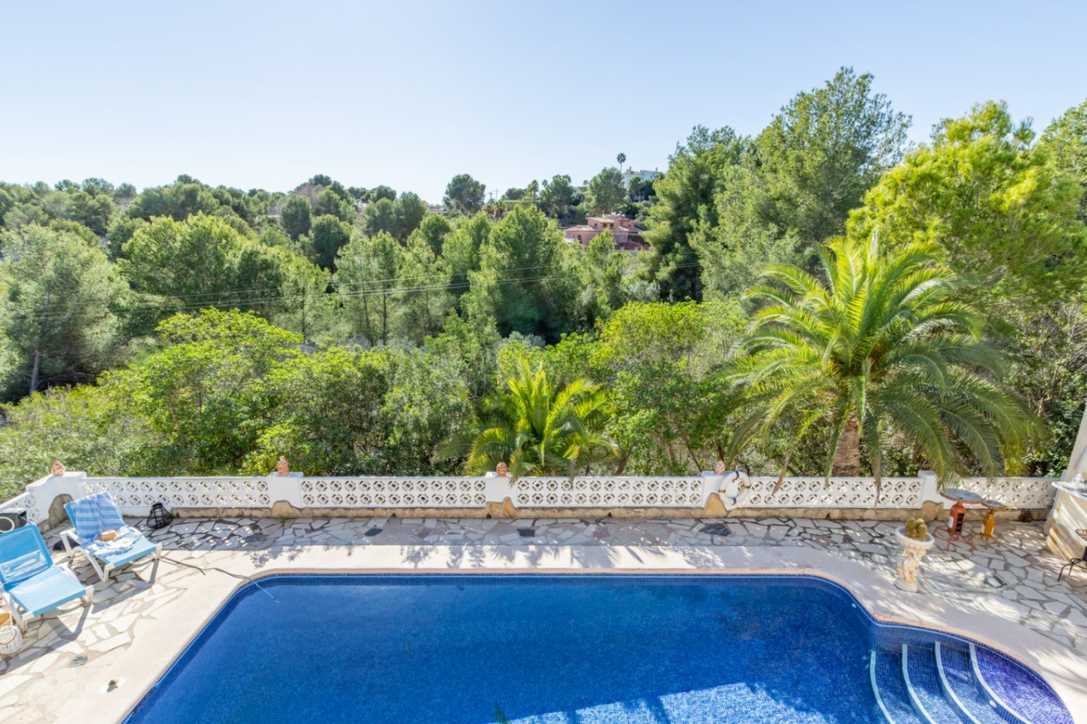 Villa con 4 dormitorios, apartamento independiente para invitados y gran piscina privada