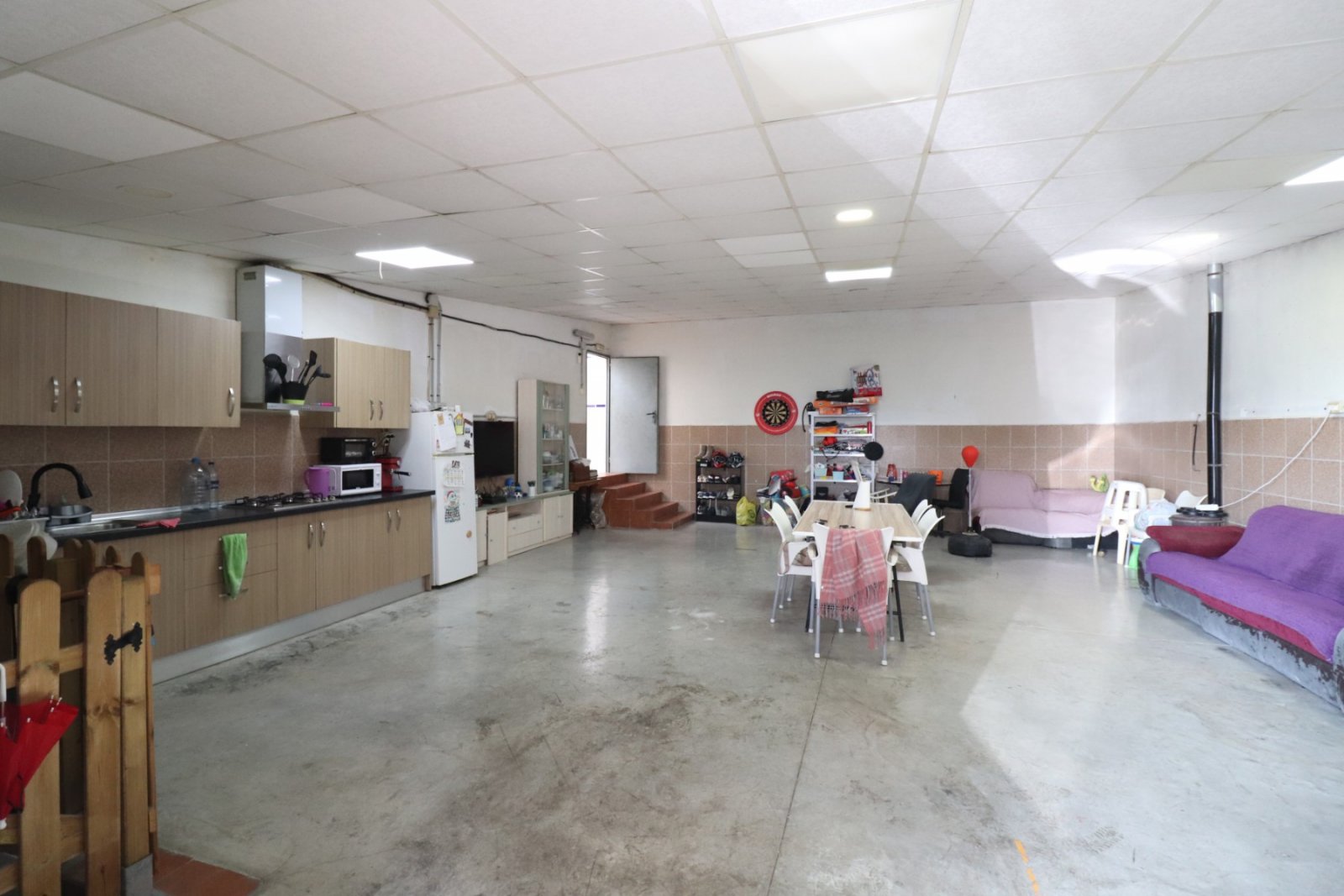 Villa con 3 dormitorios, 1 baño, 1 aseo de invitados, garaje y piscina privada