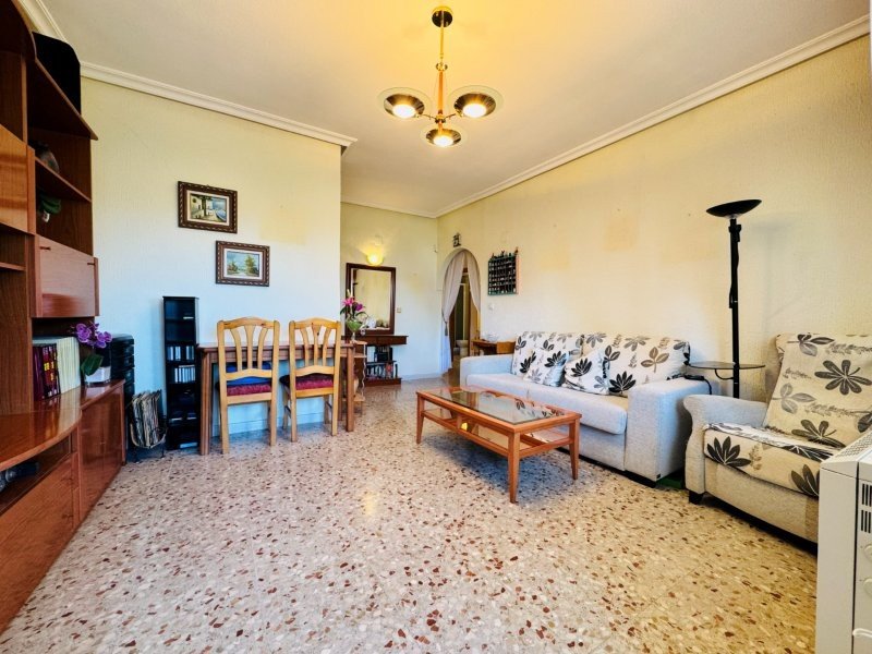 Apartamento de 2 dormitorios y 1 baño a solo 200 m de la playa
