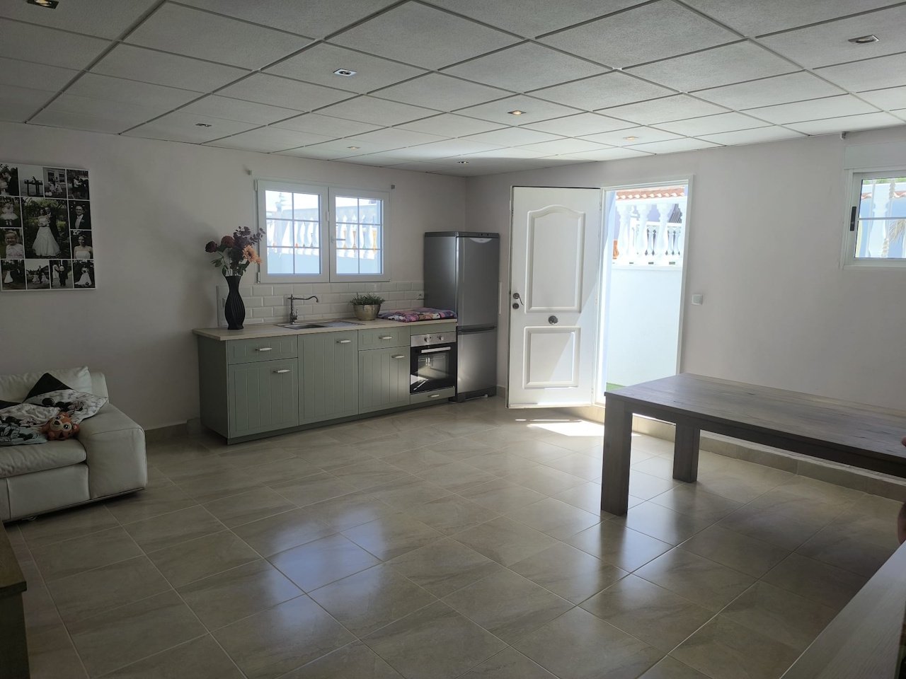 Villa independiente de 5 dormitorios y 2 baños con piscina privada en La Escuera