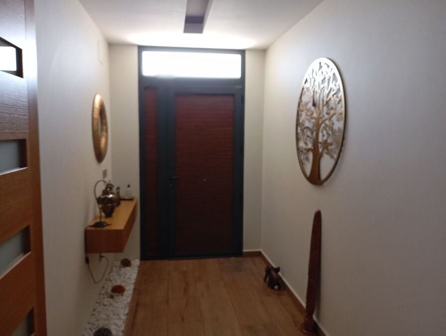 Villa exclusiva con 3 dormitorios, 2 baños, garaje y piscina privada