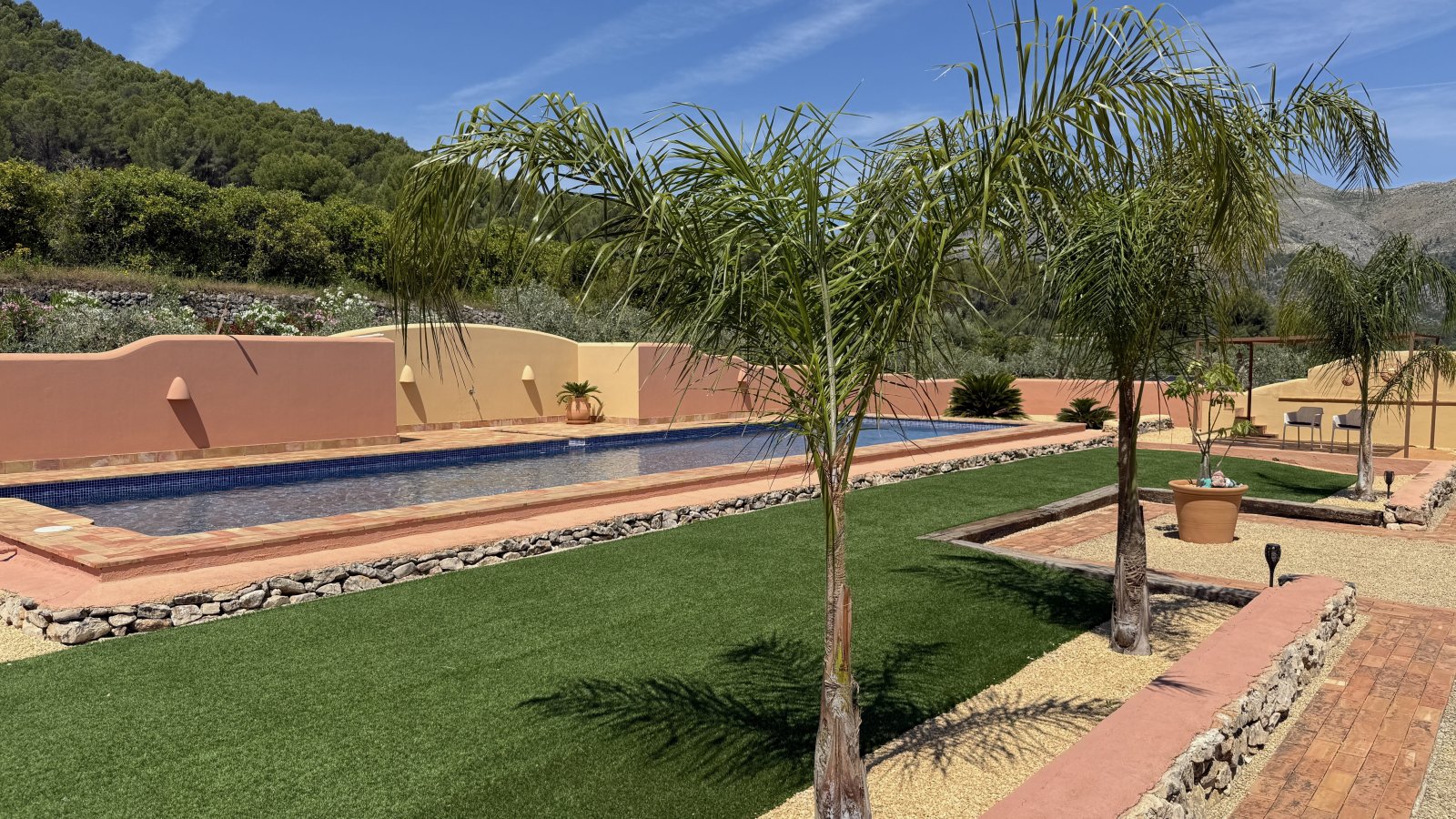 Una propiedad de ensueño con un amplio terreno y total privacidad cerca de Denia, Oliva y Jávea