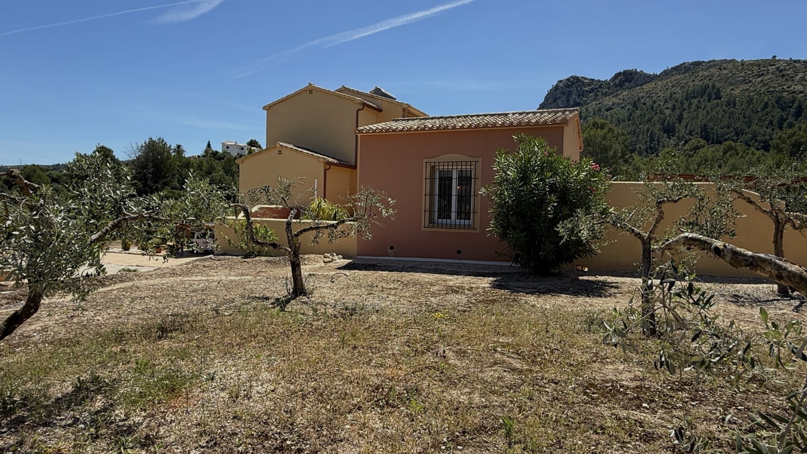 Una propiedad de ensueño con un amplio terreno y total privacidad cerca de Denia, Oliva y Jávea