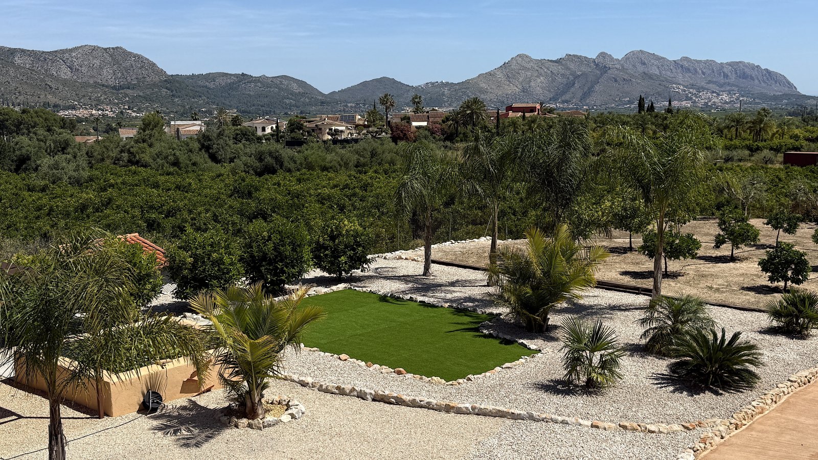 Una propiedad de ensueño con un amplio terreno y total privacidad cerca de Denia, Oliva y Jávea