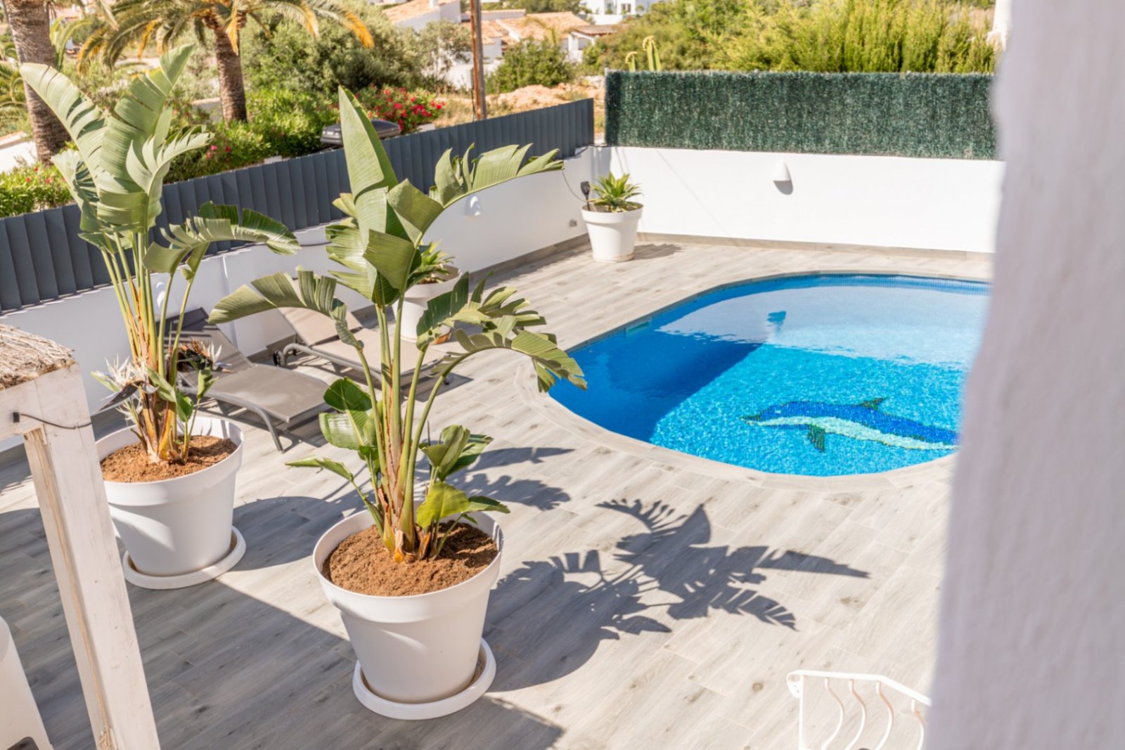 Villa de 4 dormitorios y 3 baños con aseo, piscina privada y fantásticas vistas al mar