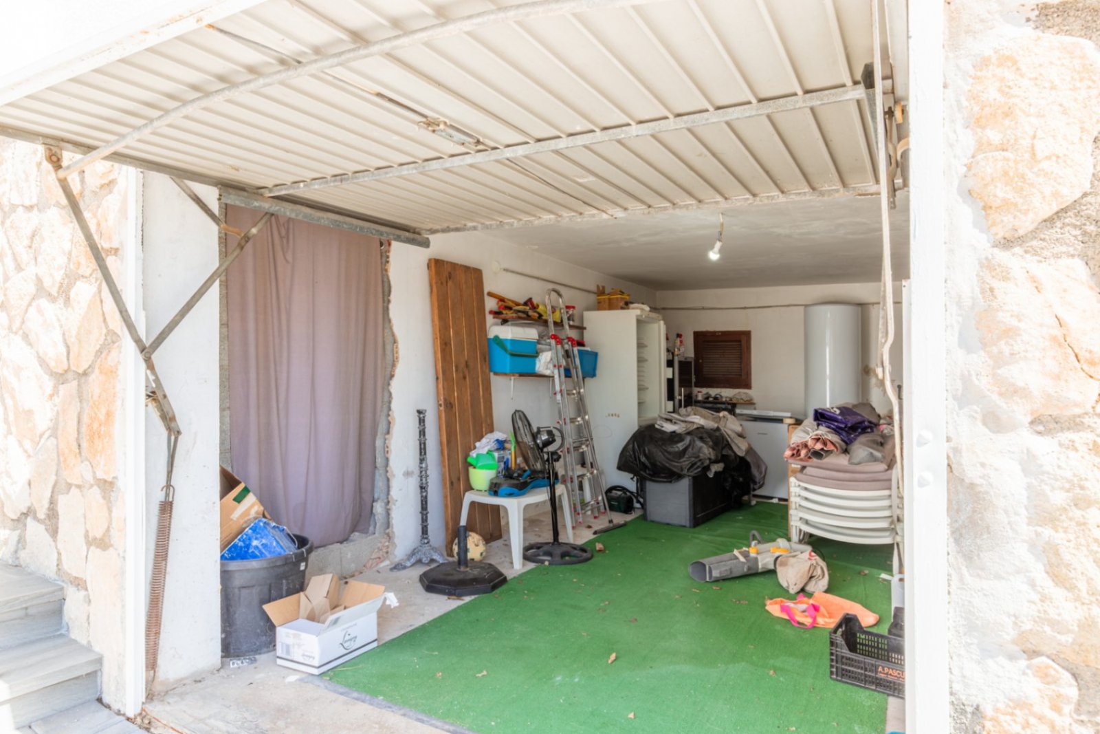 Villa de 4 dormitorios y 3 baños con aseo, piscina privada y fantásticas vistas al mar