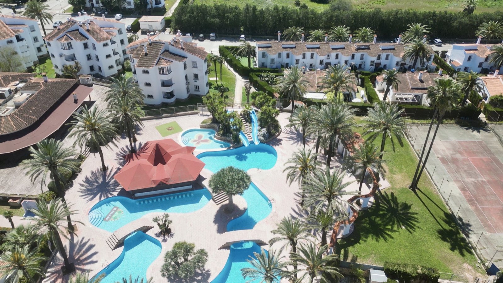 Denia: Casa adosada muy bien cuidada con 3 dormitorios en el popular complejo vacacional El Palmar con gran zona de piscina Denia: Casa adosada muy bien cuidada con 3 dormitorios en el popular complejo vacacional El Palmar con gran zona de piscina