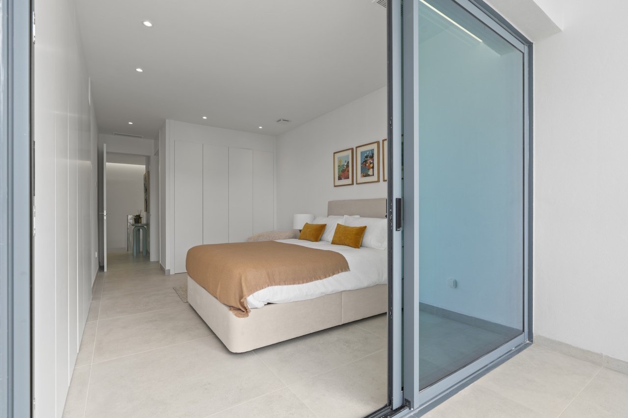 Villas de lujo con 3 dormitorios, 2-3 baños, aire acondicionado, suelo radiante y piscina privada en una de las zonas más cotizadas de Benidorm