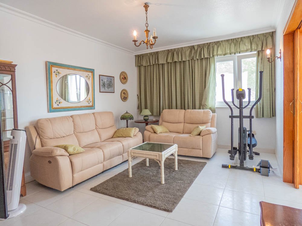 Preciosa villa rural renovada con 7 dormitorios, 7 baños, aire acondicionado, calefacción central, garaje doble y piscina privada climatizada