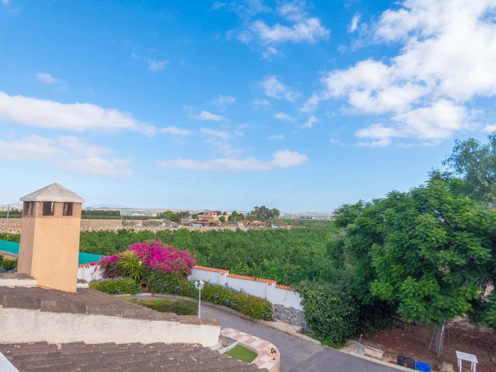 Preciosa villa rural renovada con 7 dormitorios, 7 baños, aire acondicionado, calefacción central, garaje doble y piscina privada climatizada