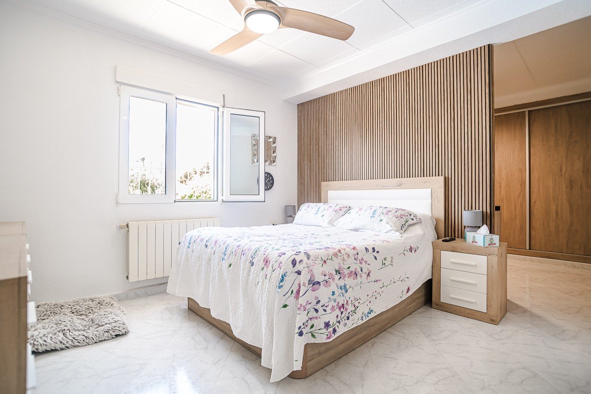 Villa andaluza exclusiva con piscina privada en La Marina - lujo bajo el sol español