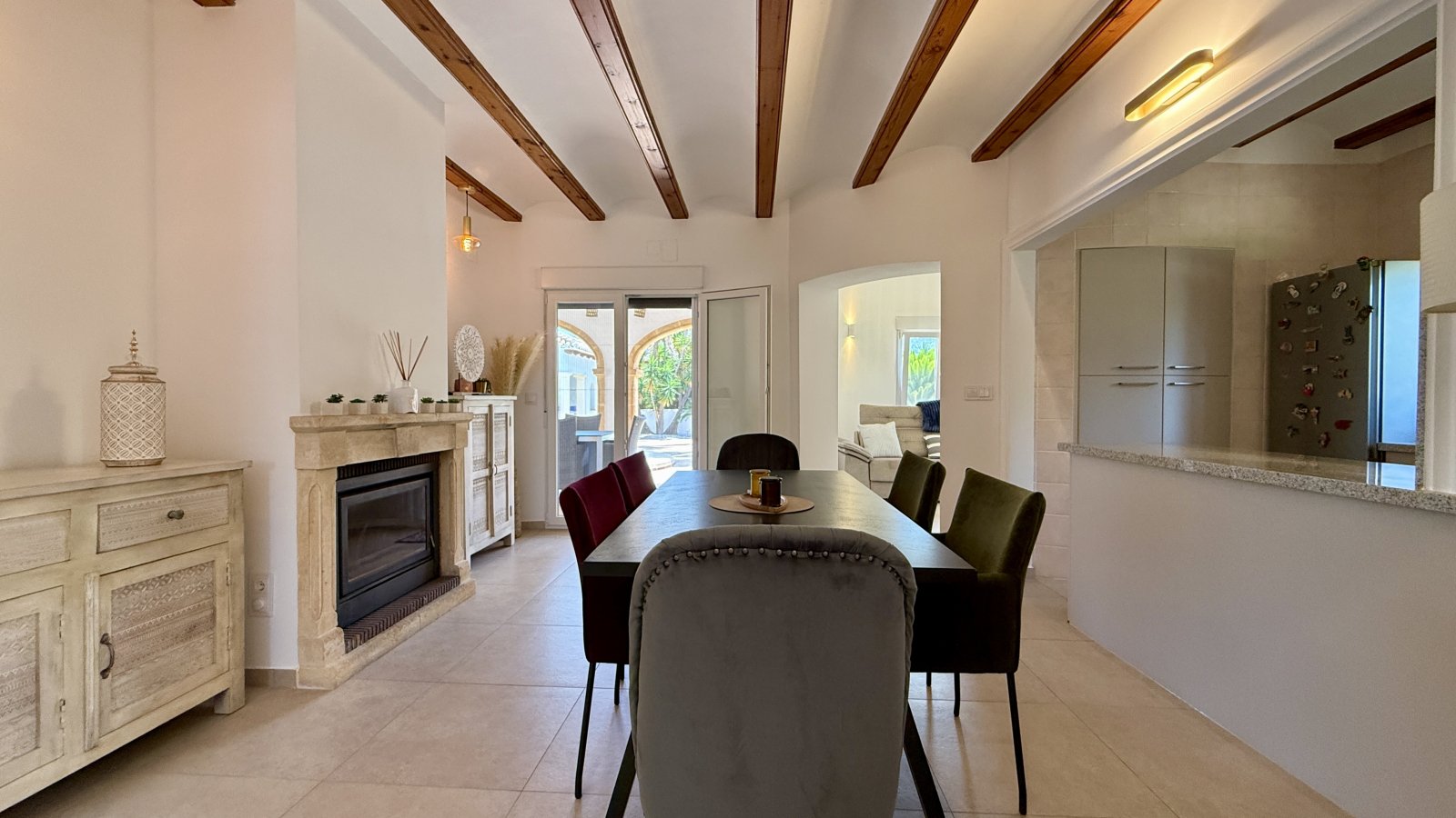 Villa de ensueño única cerca de Dénia, con una gran parcela esquinera y a pocos minutos a pie del mar