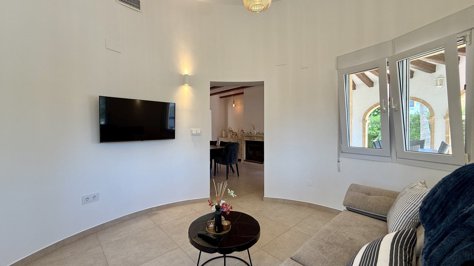 Villa de ensueño única cerca de Dénia, con una gran parcela esquinera y a pocos minutos a pie del mar