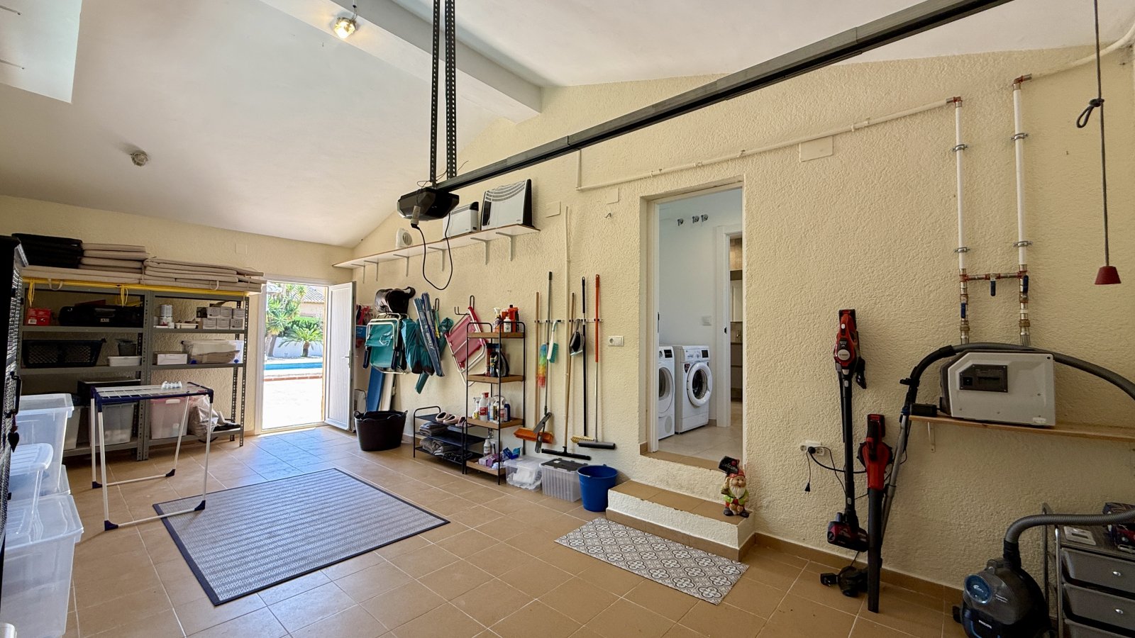 Villa de ensueño única cerca de Dénia, con una gran parcela esquinera y a pocos minutos a pie del mar